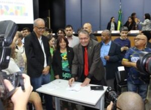 anfip assina acordo com o governo que concede 9 de reajuste salarial